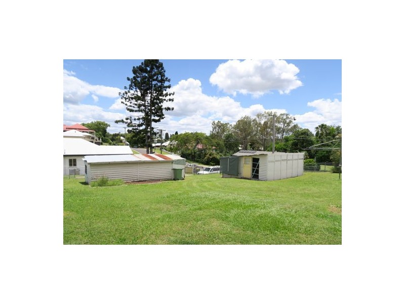 176 Blackstone Road, Silkstone QLD 4304