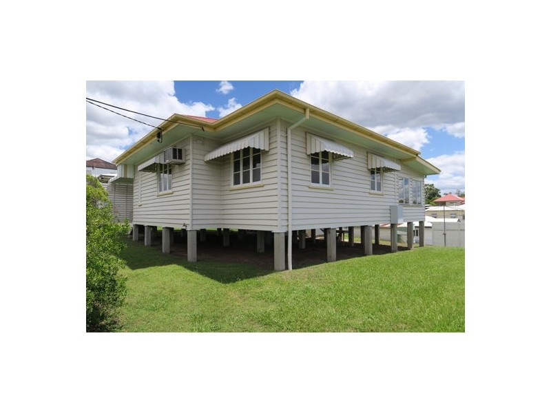 176 Blackstone Road, Silkstone QLD 4304