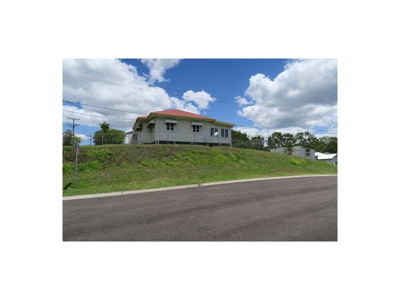 176 Blackstone Road, Silkstone QLD 4304