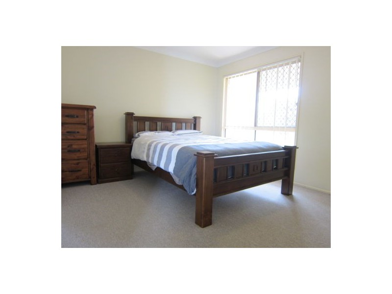 6 Wattle Crescent, Raceview QLD 4305