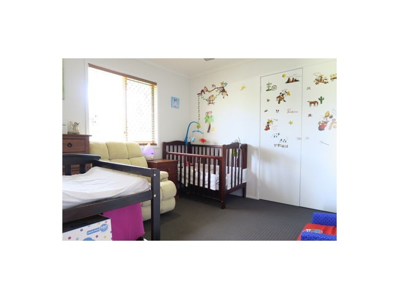 11 Hall Street, Peak Crossing QLD 4306