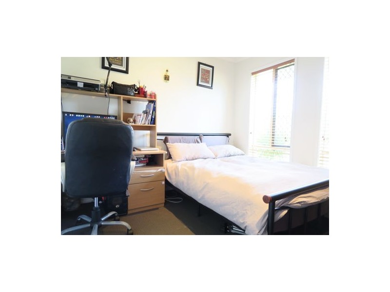 11 Hall Street, Peak Crossing QLD 4306