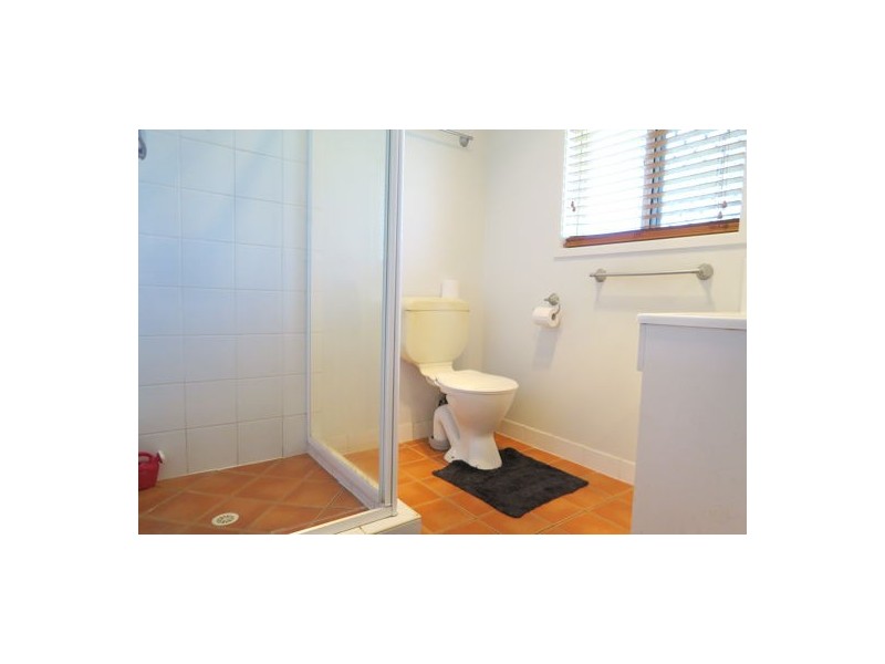 11 Hall Street, Peak Crossing QLD 4306