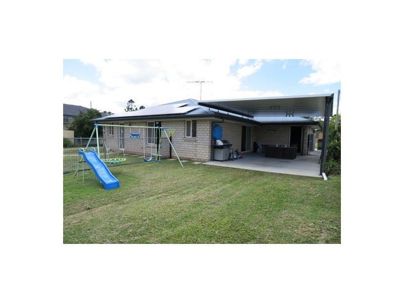 11 Hall Street, Peak Crossing QLD 4306