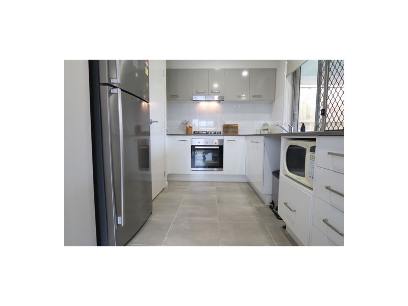 33 Beaufortia Street, Deebing Heights QLD 4306