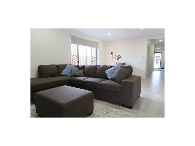 33 Beaufortia Street, Deebing Heights QLD 4306