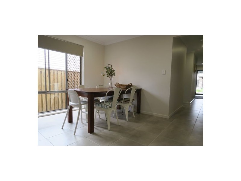 33 Beaufortia Street, Deebing Heights QLD 4306