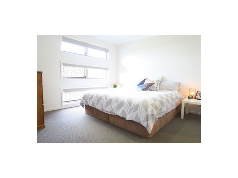 33 Beaufortia Street, Deebing Heights QLD 4306