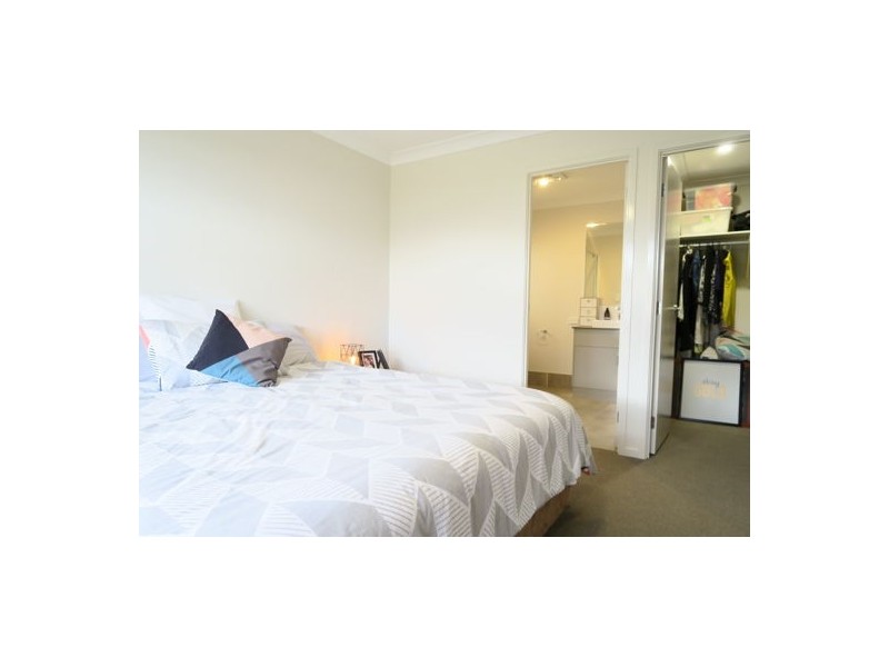 33 Beaufortia Street, Deebing Heights QLD 4306