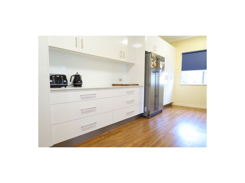 68A Cemetery Road, Eastern Heights QLD 4305