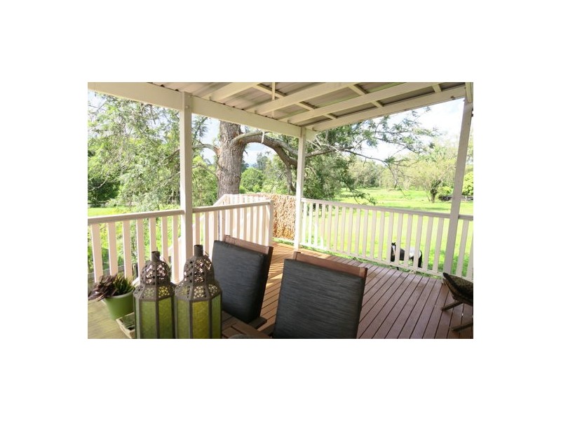 4 Queen Street, Blackstone QLD 4304