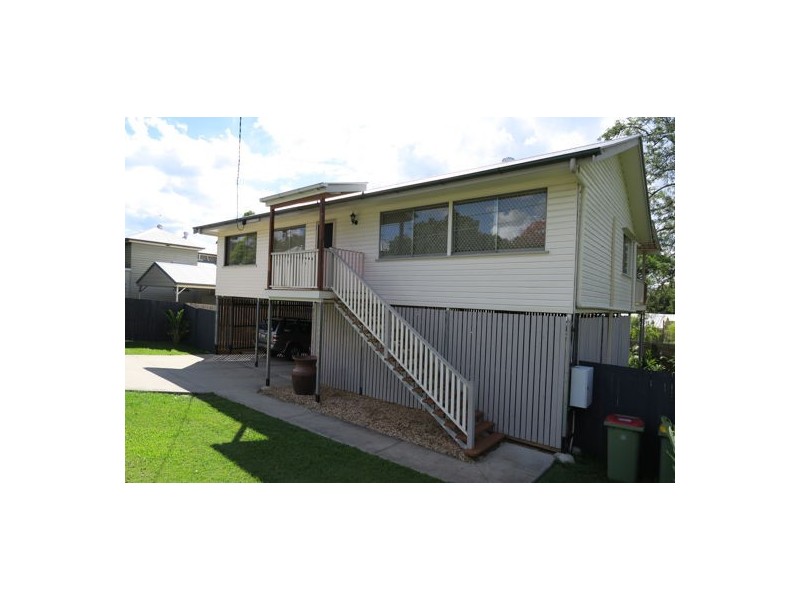 4 Queen Street, Blackstone QLD 4304