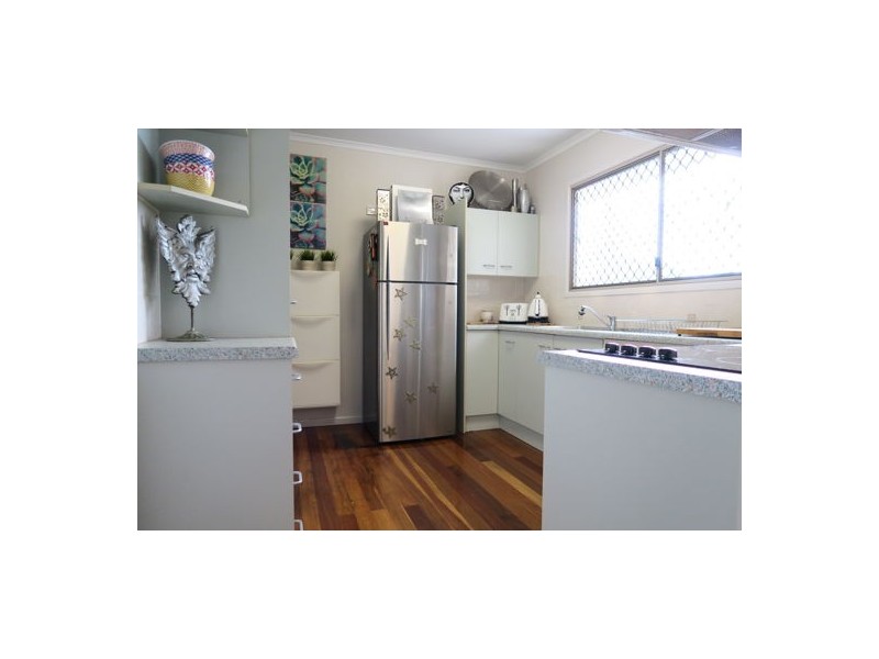 4 Queen Street, Blackstone QLD 4304