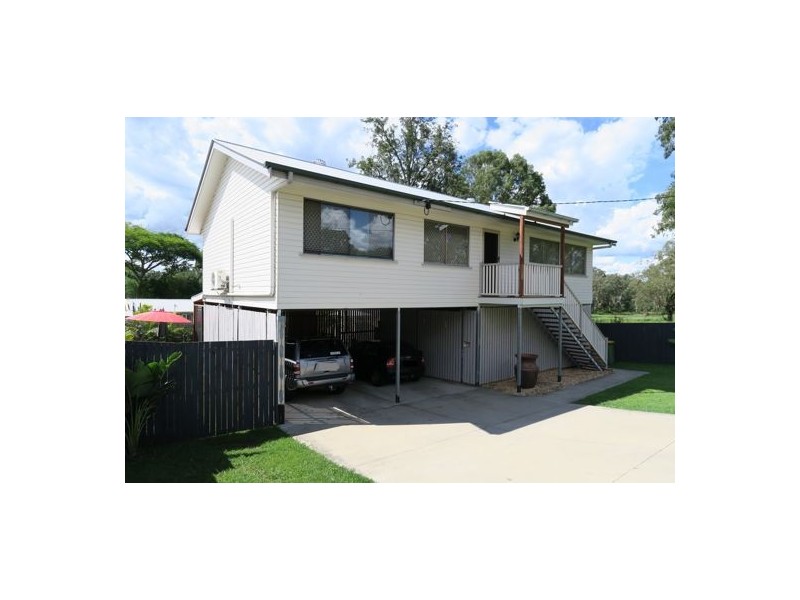4 Queen Street, Blackstone QLD 4304