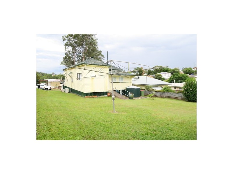 10 Freeman Street, North Ipswich QLD 4305