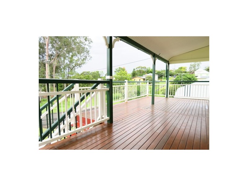 10 Freeman Street, North Ipswich QLD 4305