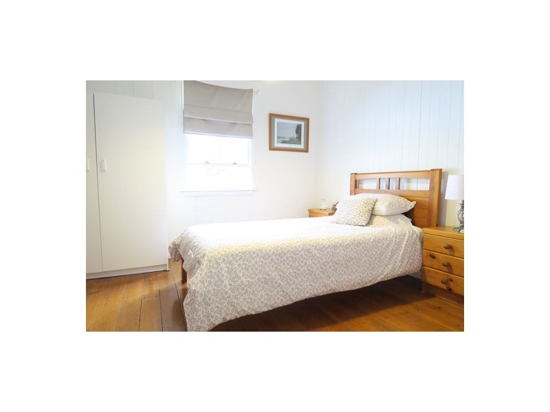 10 Freeman Street, North Ipswich QLD 4305