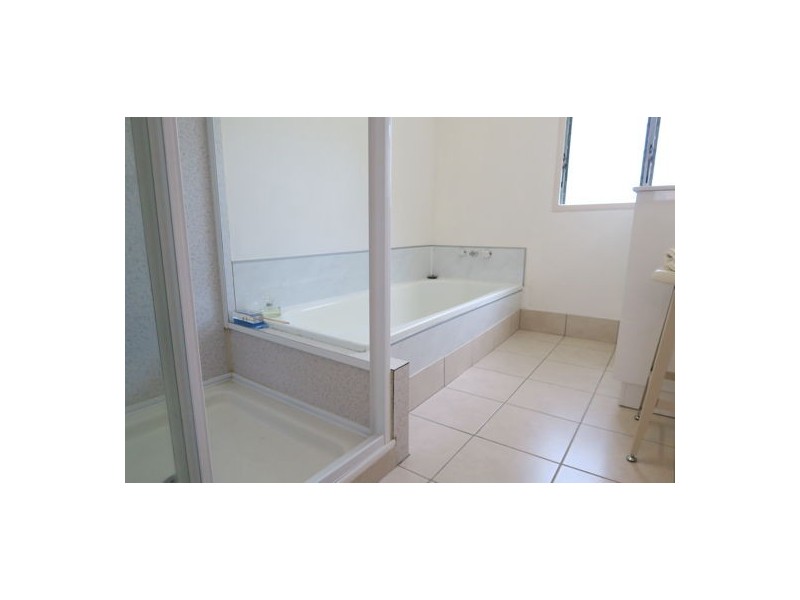 10 Freeman Street, North Ipswich QLD 4305