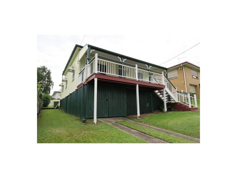 10 Freeman Street, North Ipswich QLD 4305