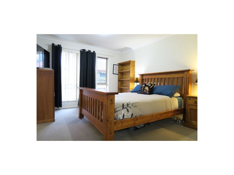 10 Nicole Place, Yamanto QLD 4305