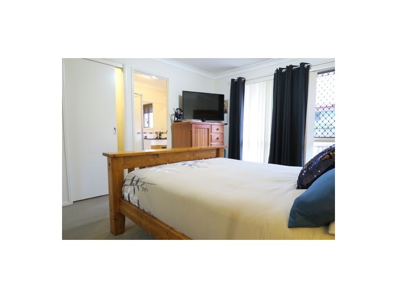 10 Nicole Place, Yamanto QLD 4305