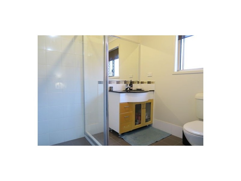 10 Nicole Place, Yamanto QLD 4305