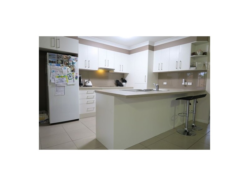 10 Nicole Place, Yamanto QLD 4305