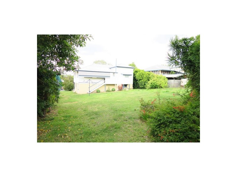 11 Cramb Street, Eastern Heights QLD 4305