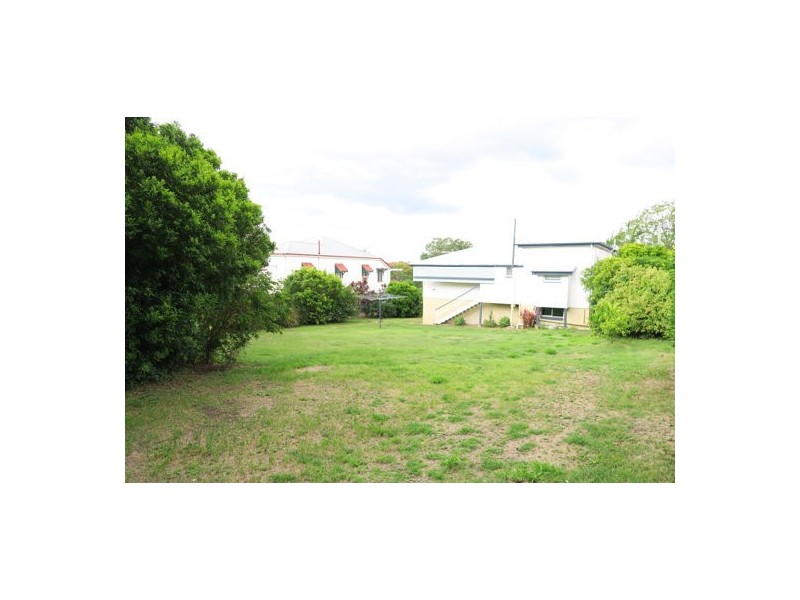 11 Cramb Street, Eastern Heights QLD 4305