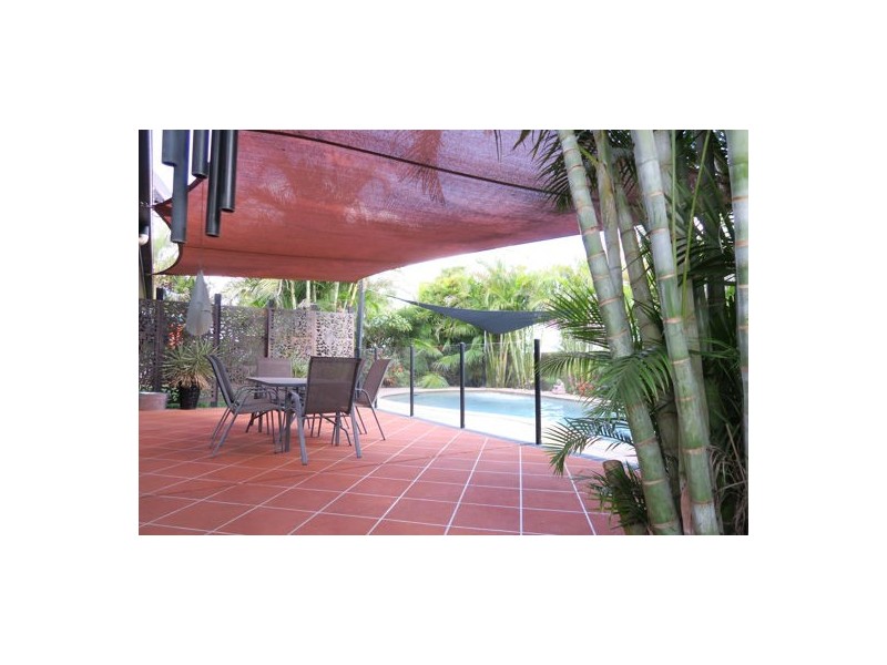 10 Chesterfield Place, Flinders View QLD 4305