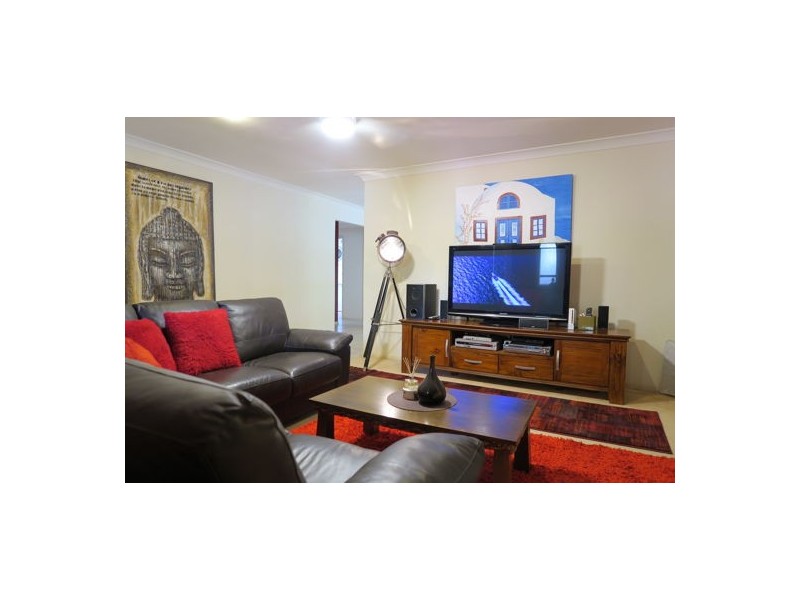 10 Chesterfield Place, Flinders View QLD 4305