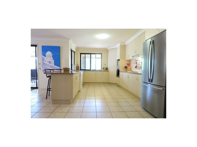 10 Chesterfield Place, Flinders View QLD 4305