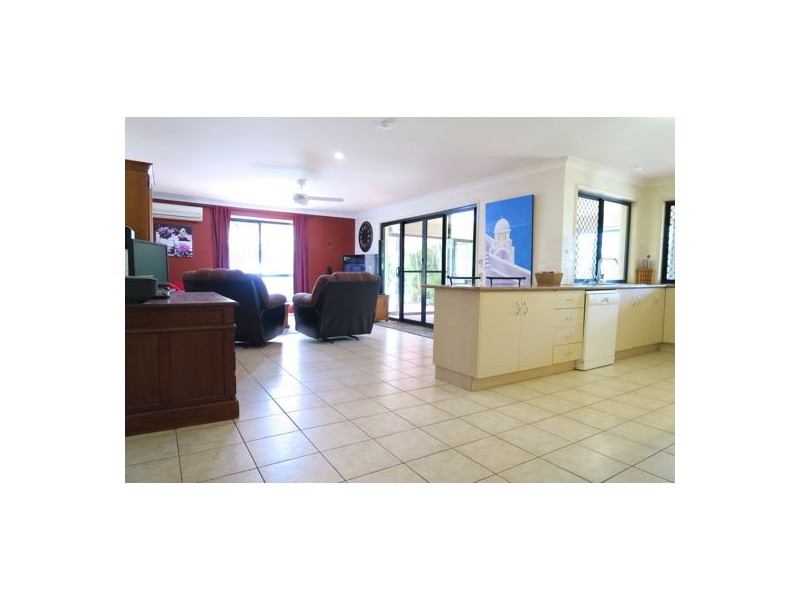 10 Chesterfield Place, Flinders View QLD 4305