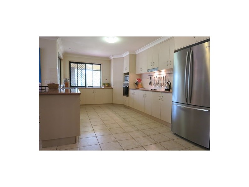 10 Chesterfield Place, Flinders View QLD 4305