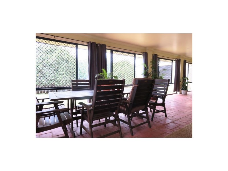 10 Chesterfield Place, Flinders View QLD 4305