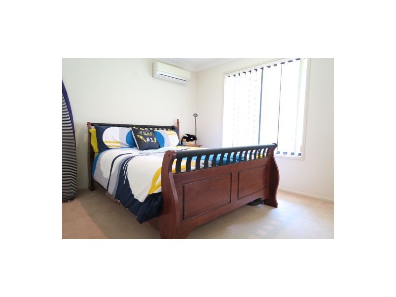 10 Chesterfield Place, Flinders View QLD 4305