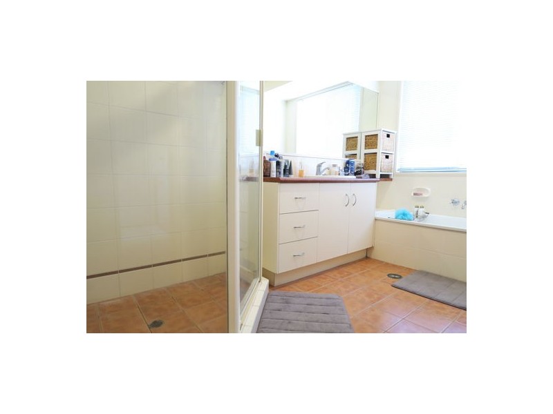 10 Chesterfield Place, Flinders View QLD 4305