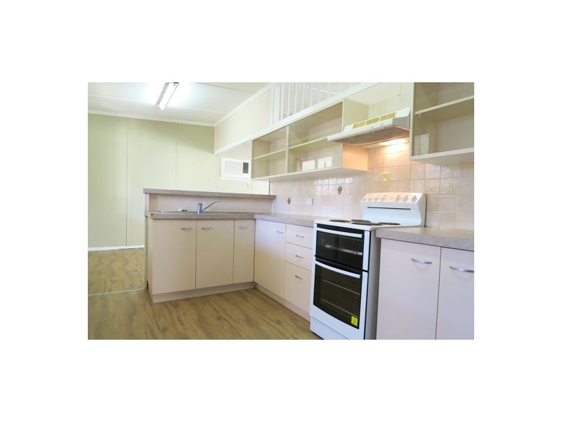 11 Gomer Street, Booval QLD 4304