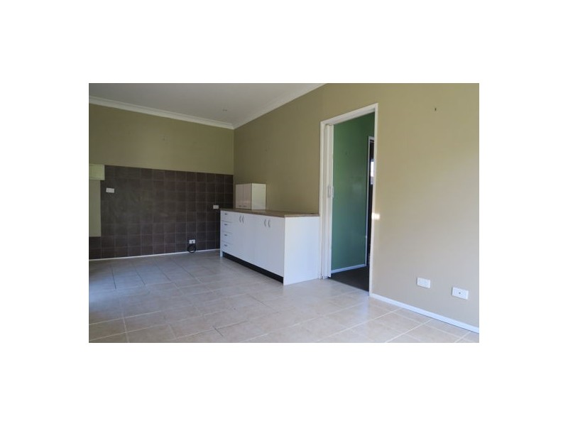 11 Gomer Street, Booval QLD 4304