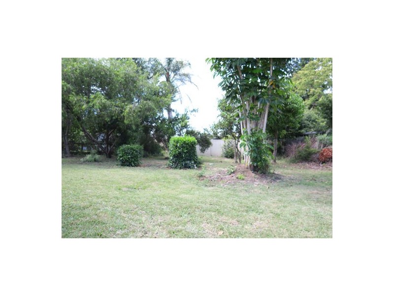 127 Blackstone Road, Silkstone QLD 4304