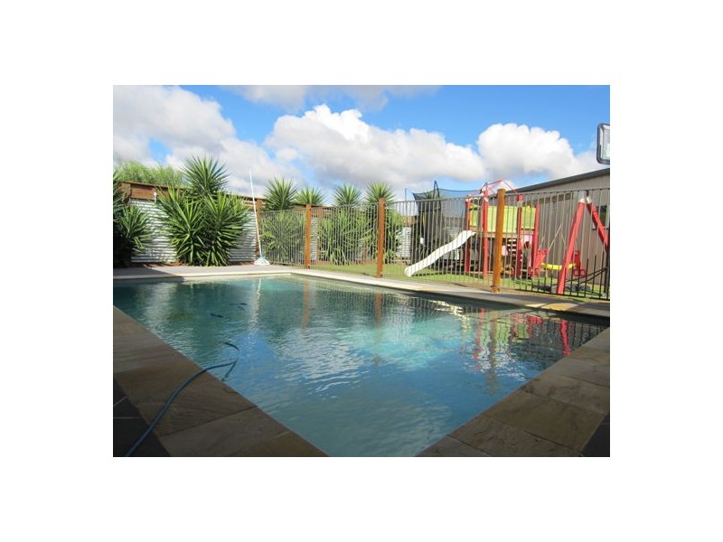 7 Lilly Court, Yamanto QLD 4305