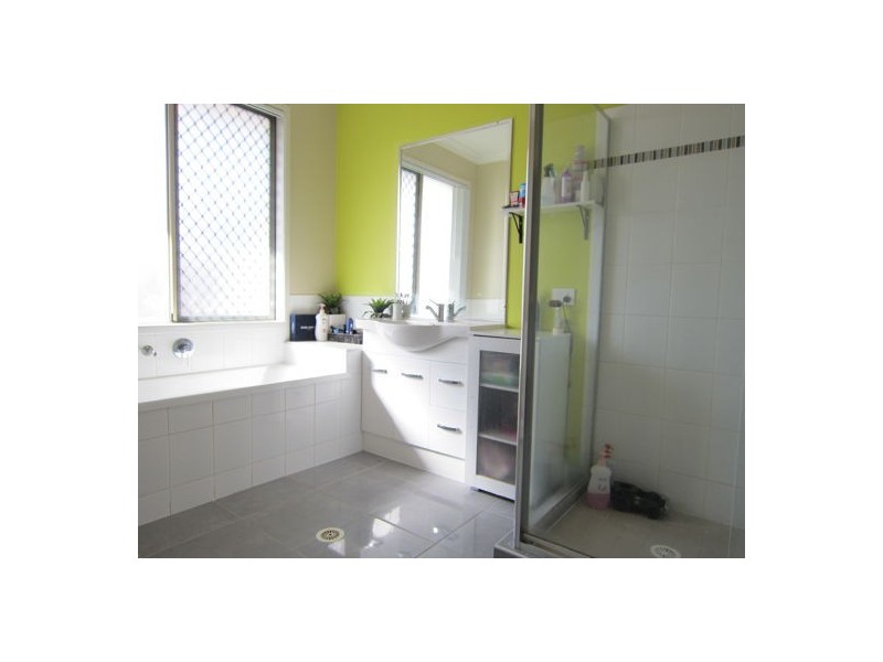 7 Lilly Court, Yamanto QLD 4305