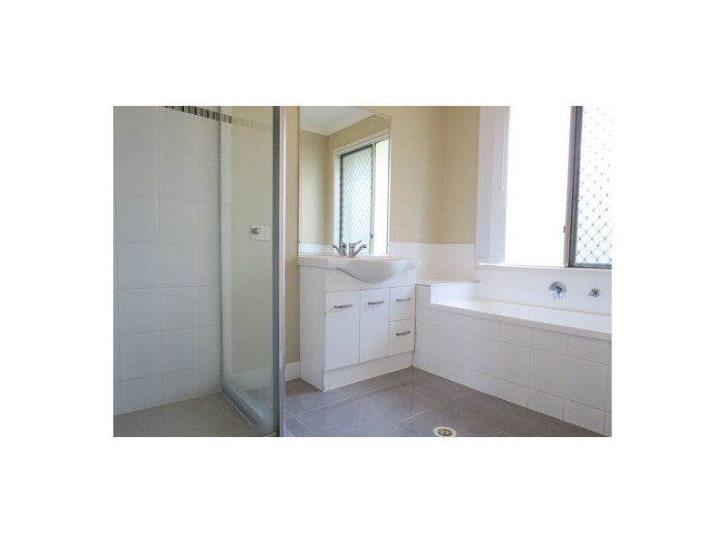 7 Lilly Court, Yamanto QLD 4305