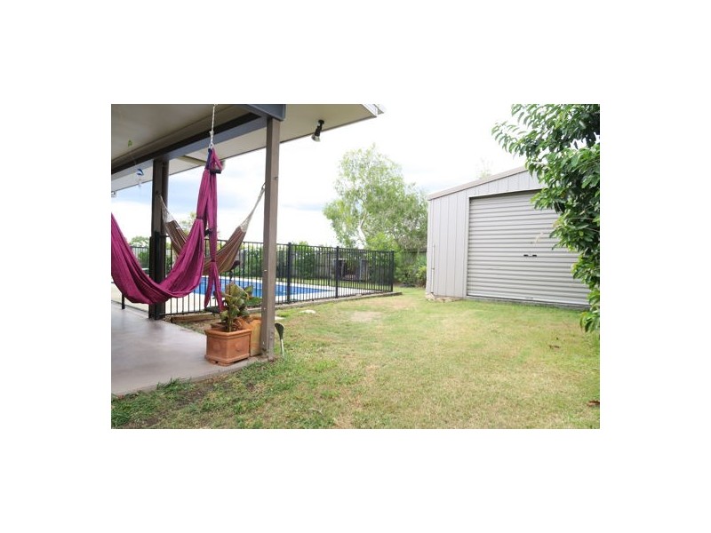 6 Chesterfield Place, Flinders View QLD 4305