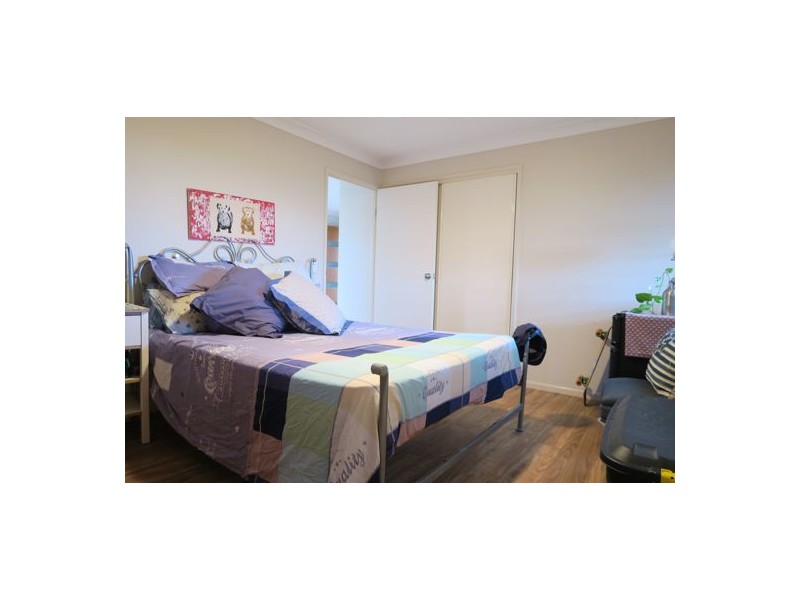 6 Chesterfield Place, Flinders View QLD 4305
