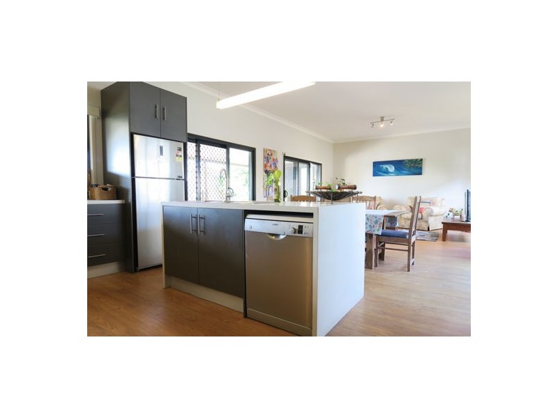 6 Chesterfield Place, Flinders View QLD 4305