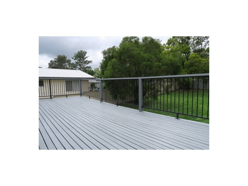 16 Cross Street, Raceview QLD 4305