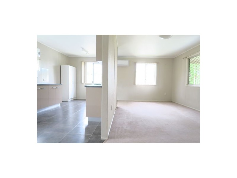 16 Cross Street, Raceview QLD 4305