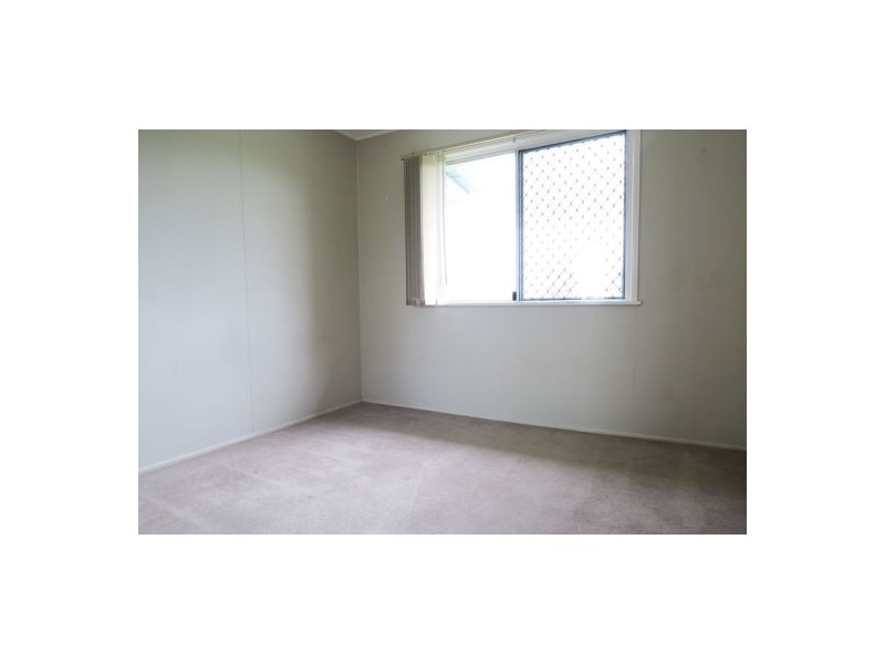 16 Cross Street, Raceview QLD 4305