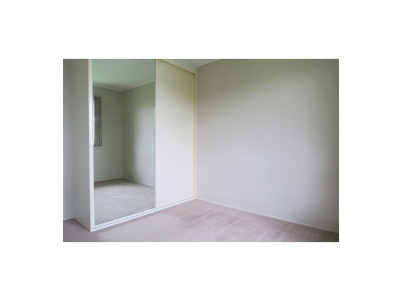 16 Cross Street, Raceview QLD 4305